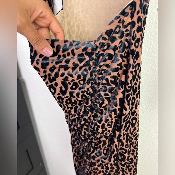 Naked wardrobe Leopard Animal print long sleeve Mini dress size L - Picture 5 of 9